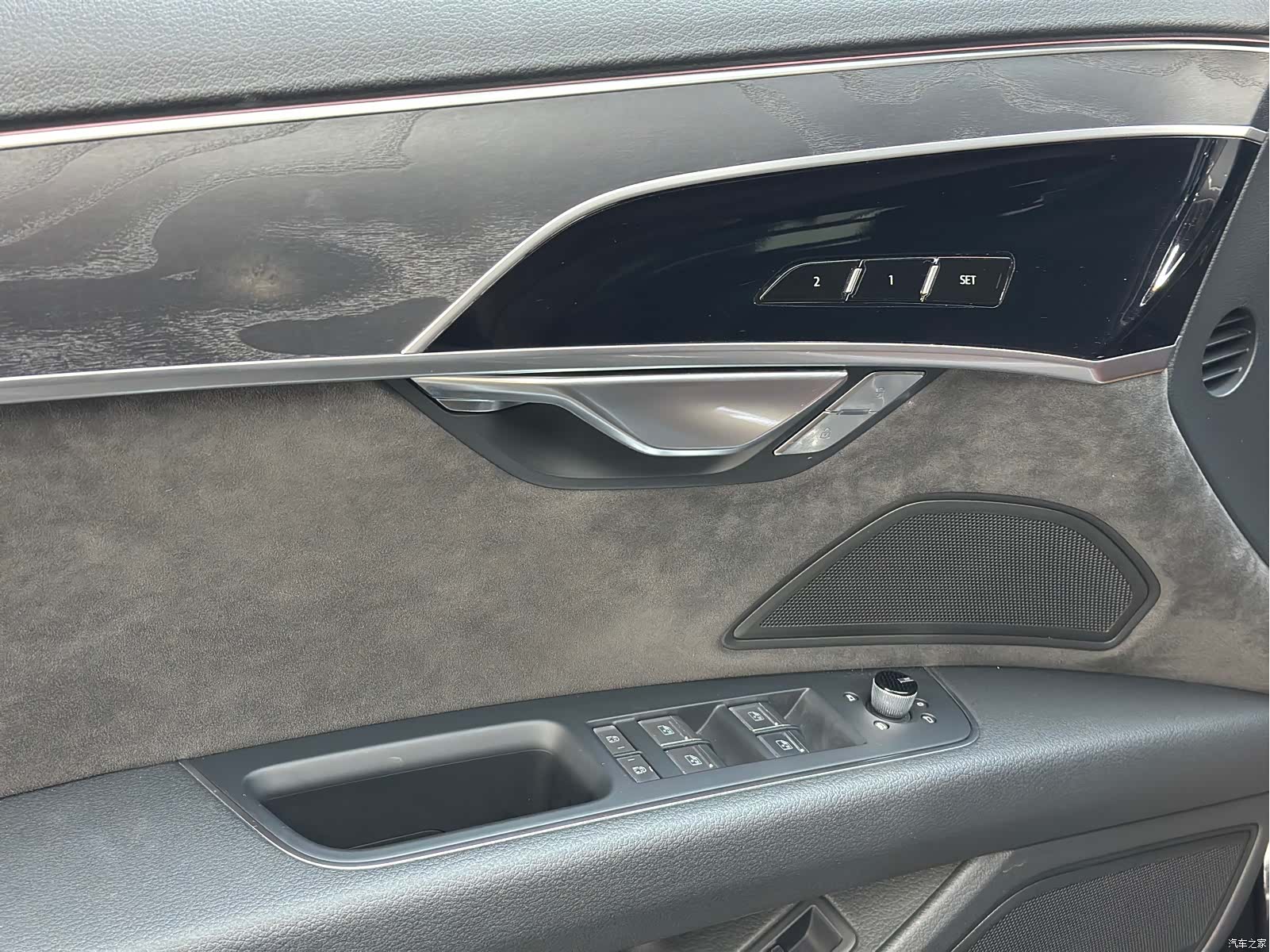 Audi A8L, 2020 все фото