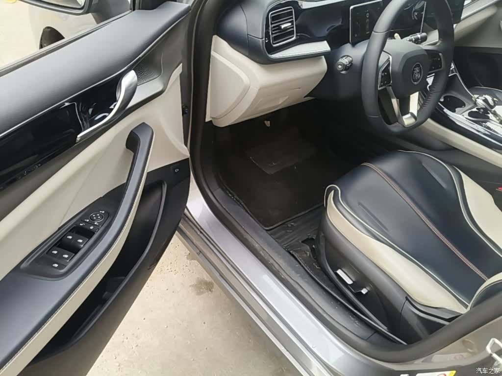 BYD Qin, 2022 16