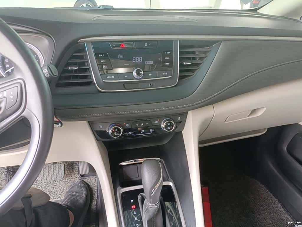 Buick GL6, 2018 13