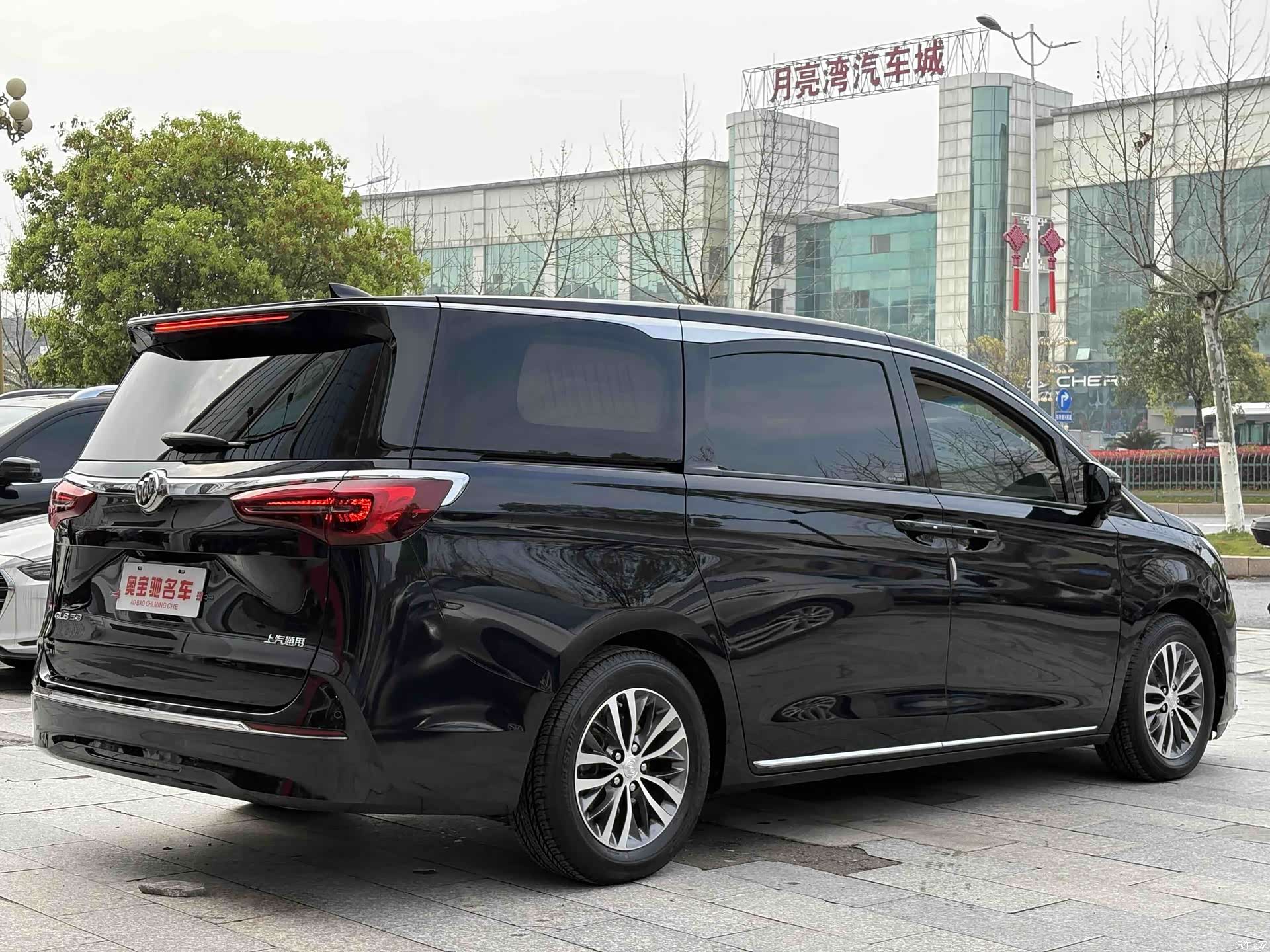 Buick GL8, 2023 4