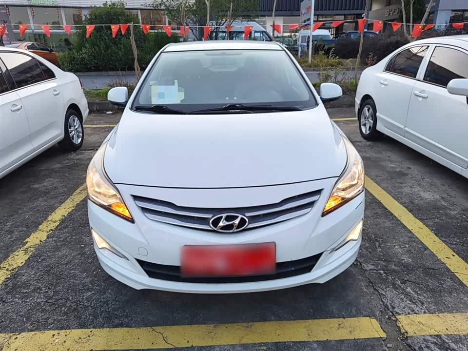 Hyundai Rena