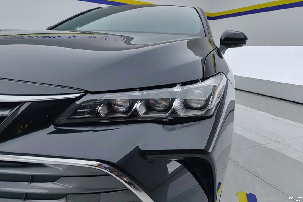 Toyota Avalon, 2022 все фото