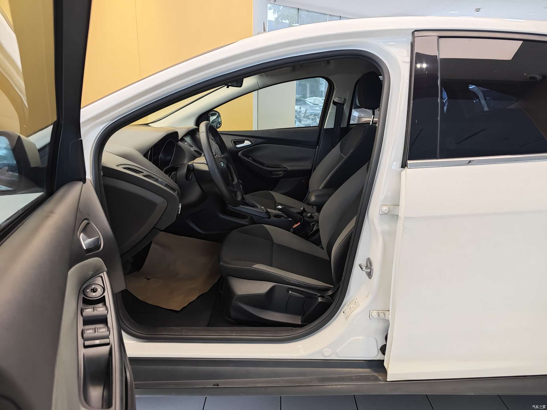 Ford Focus, 2015 13