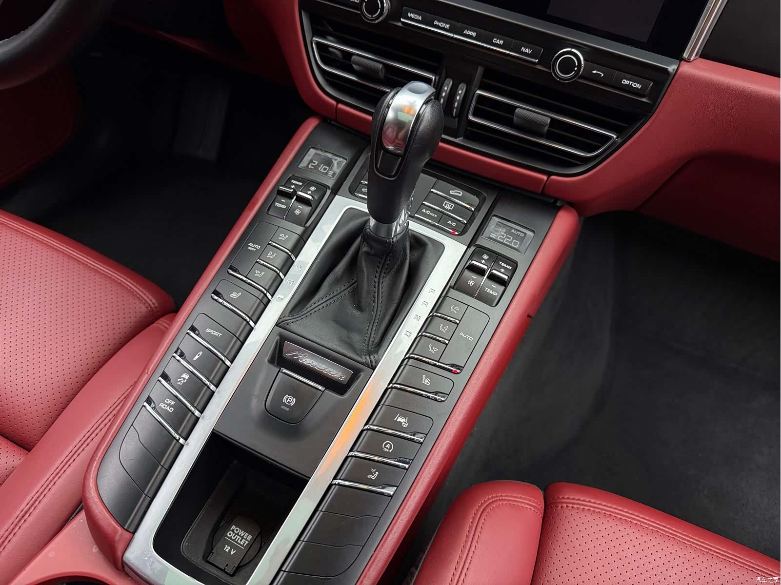 Porsche Macan, 2021 4