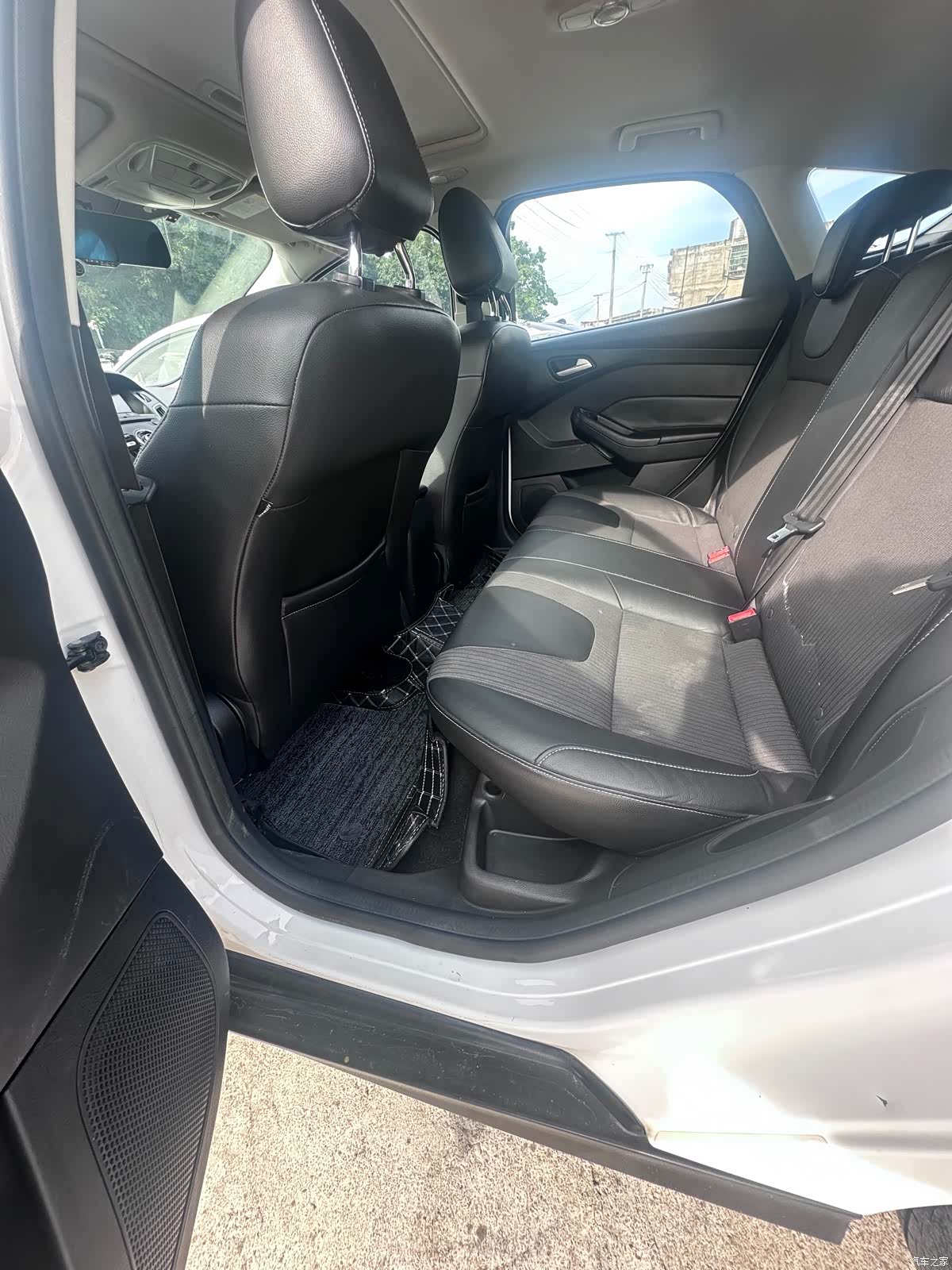 Ford Focus, 2015 6