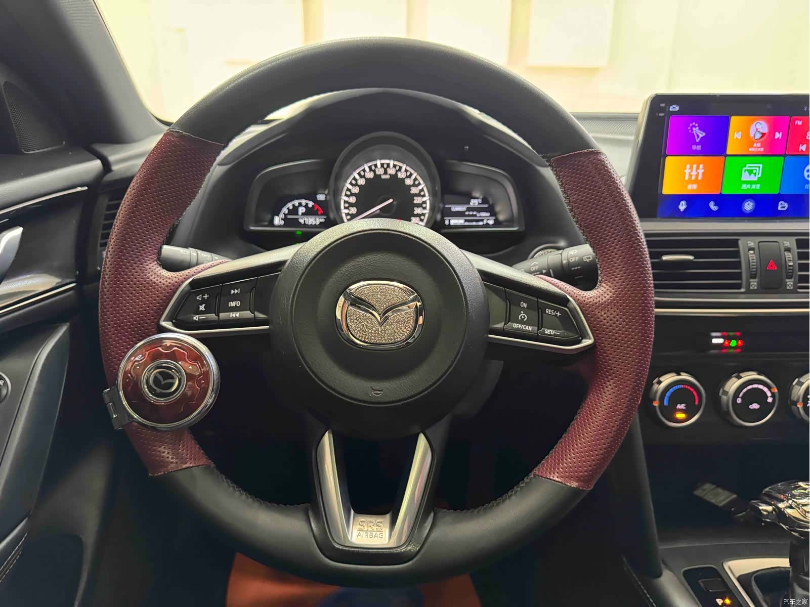 Mazda CX-4, 2023 15