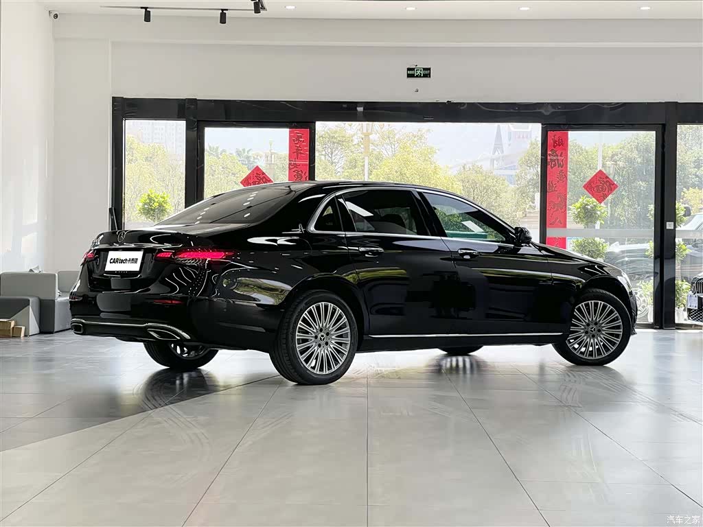 Mercedes-Benz E-Class, 2023 6