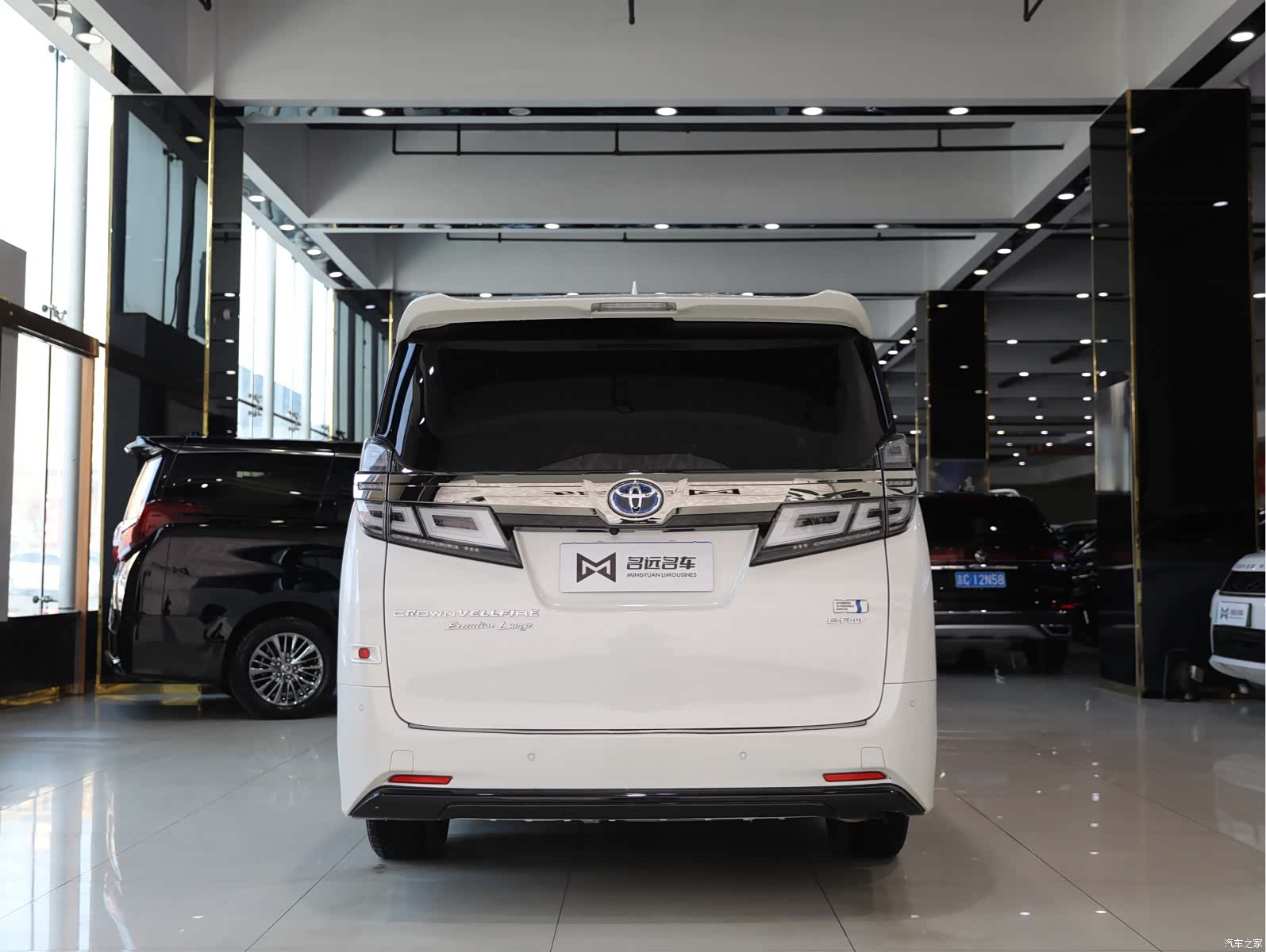 Toyota Vellfire, 2023 17