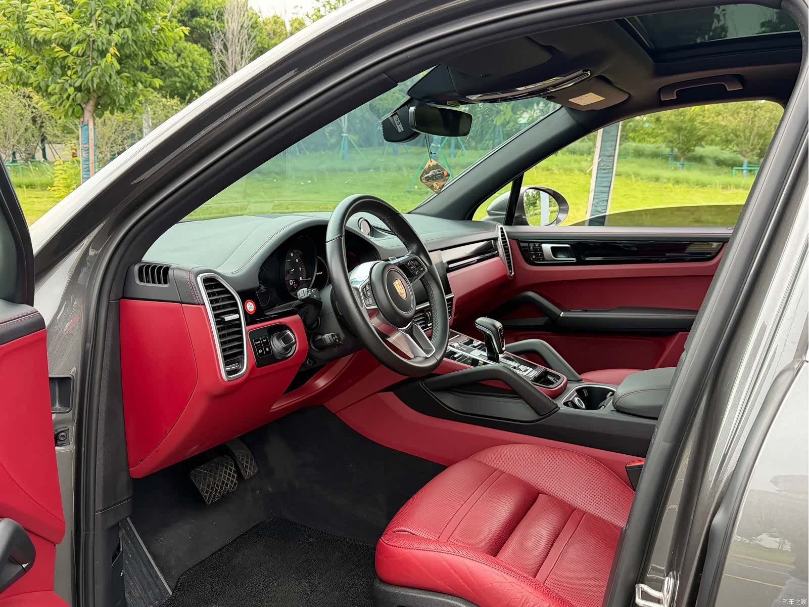 Porsche Cayenne, 2020 все фото