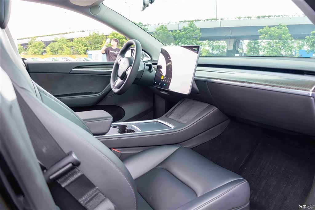 Tesla Model Y, 2022 13