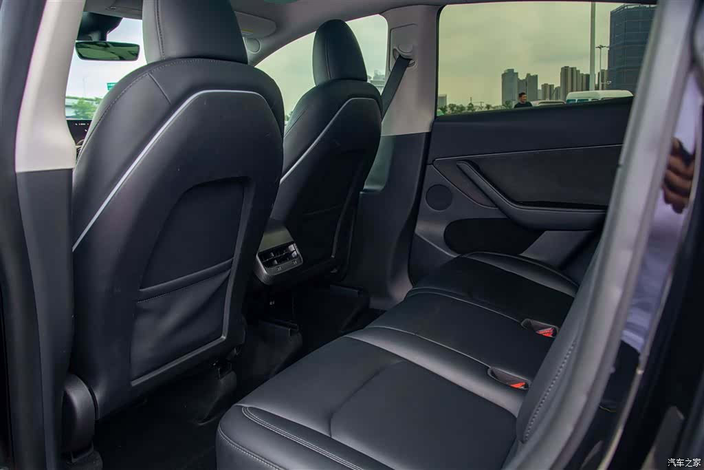 Tesla Model Y, 2022 12