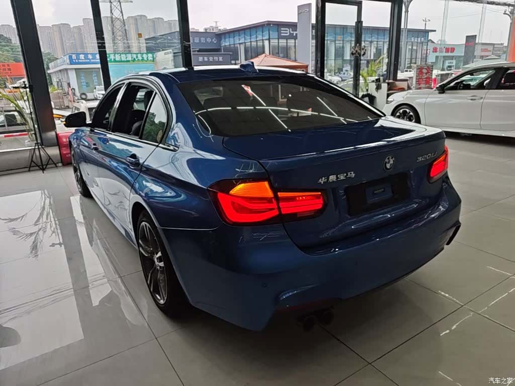 BMW 3 Series, 2018 все фото