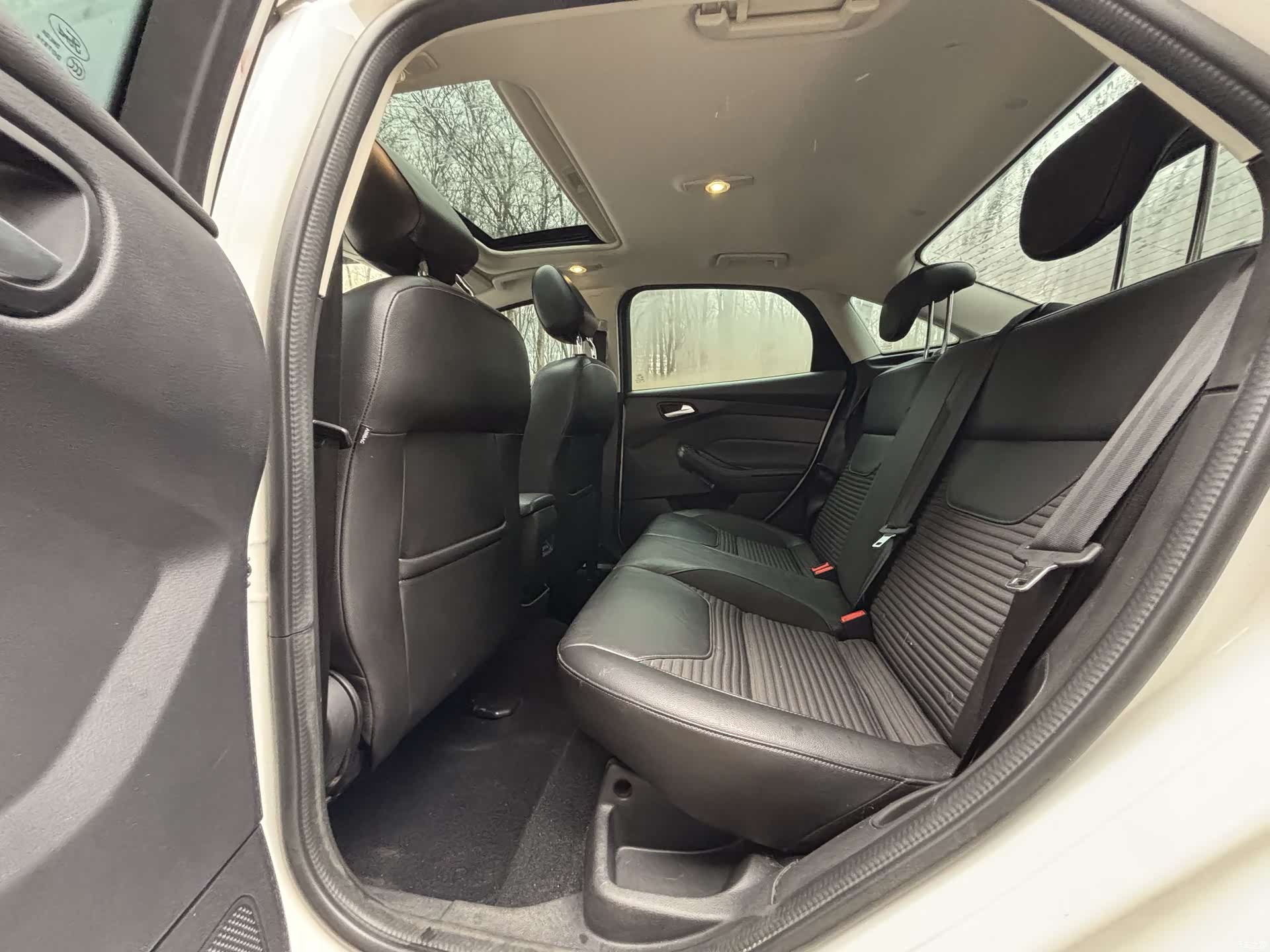 Ford Focus, 2016 8