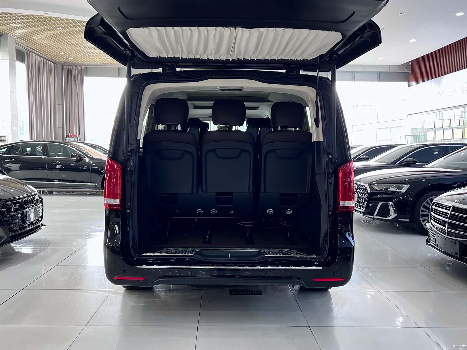 Mercedes-Benz V-Class, 2022 25