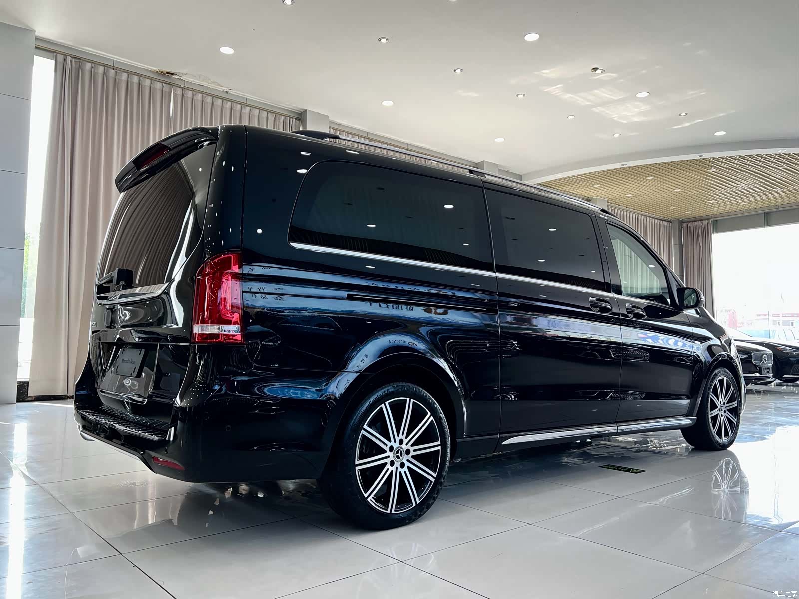 Mercedes-Benz V-Class, 2022 4