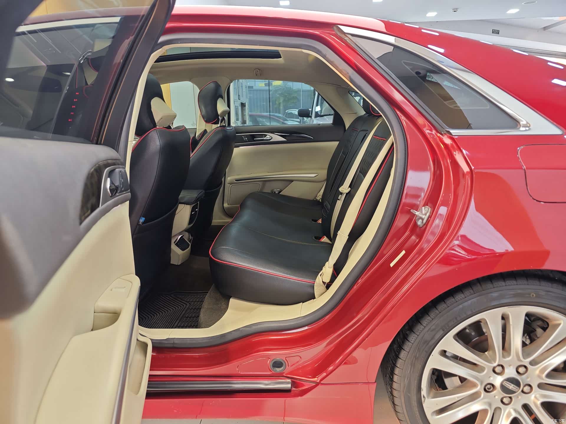 Lincoln MKZ, 2015 22