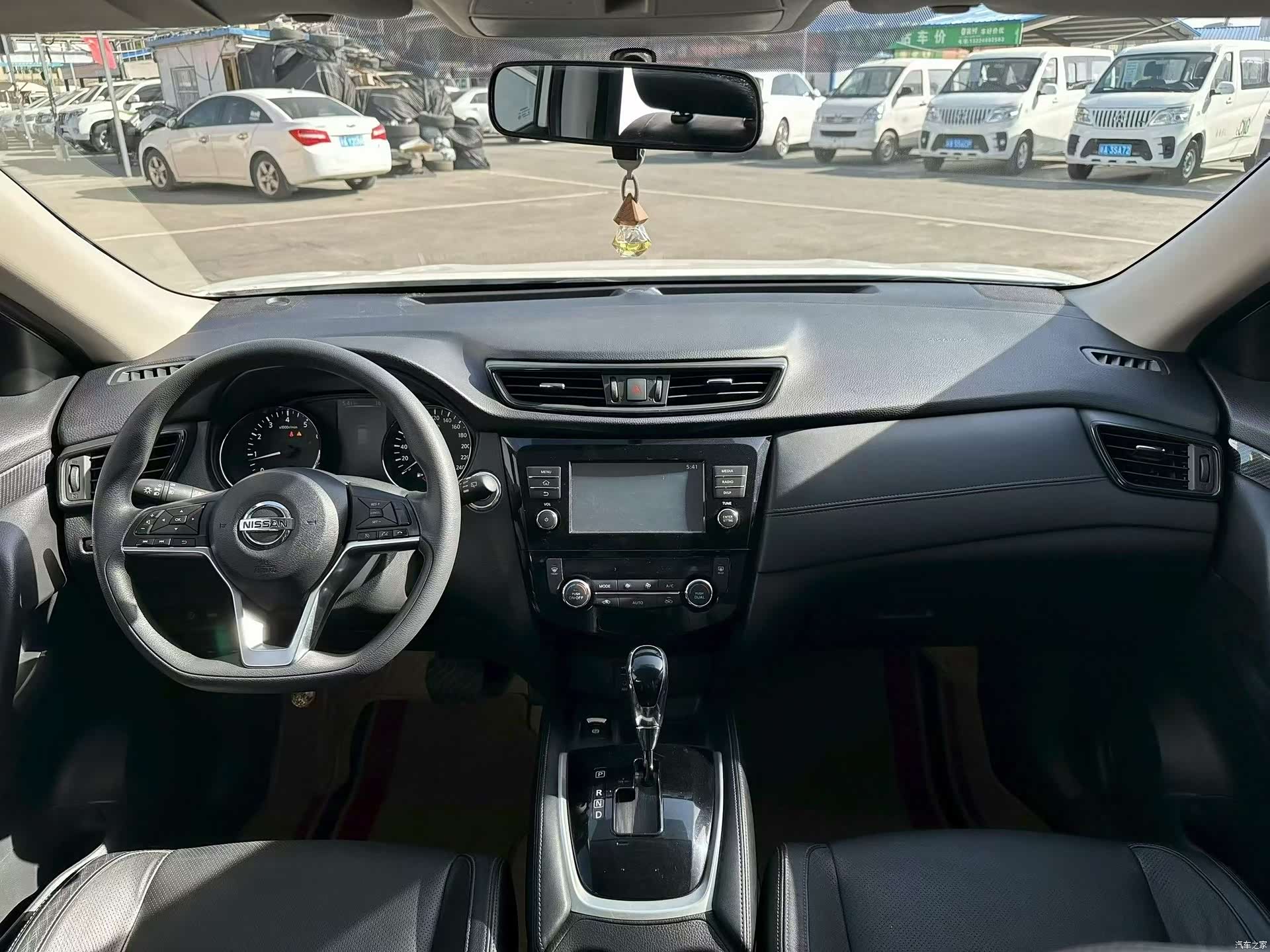 Nissan X-Trail, 2017 все фото