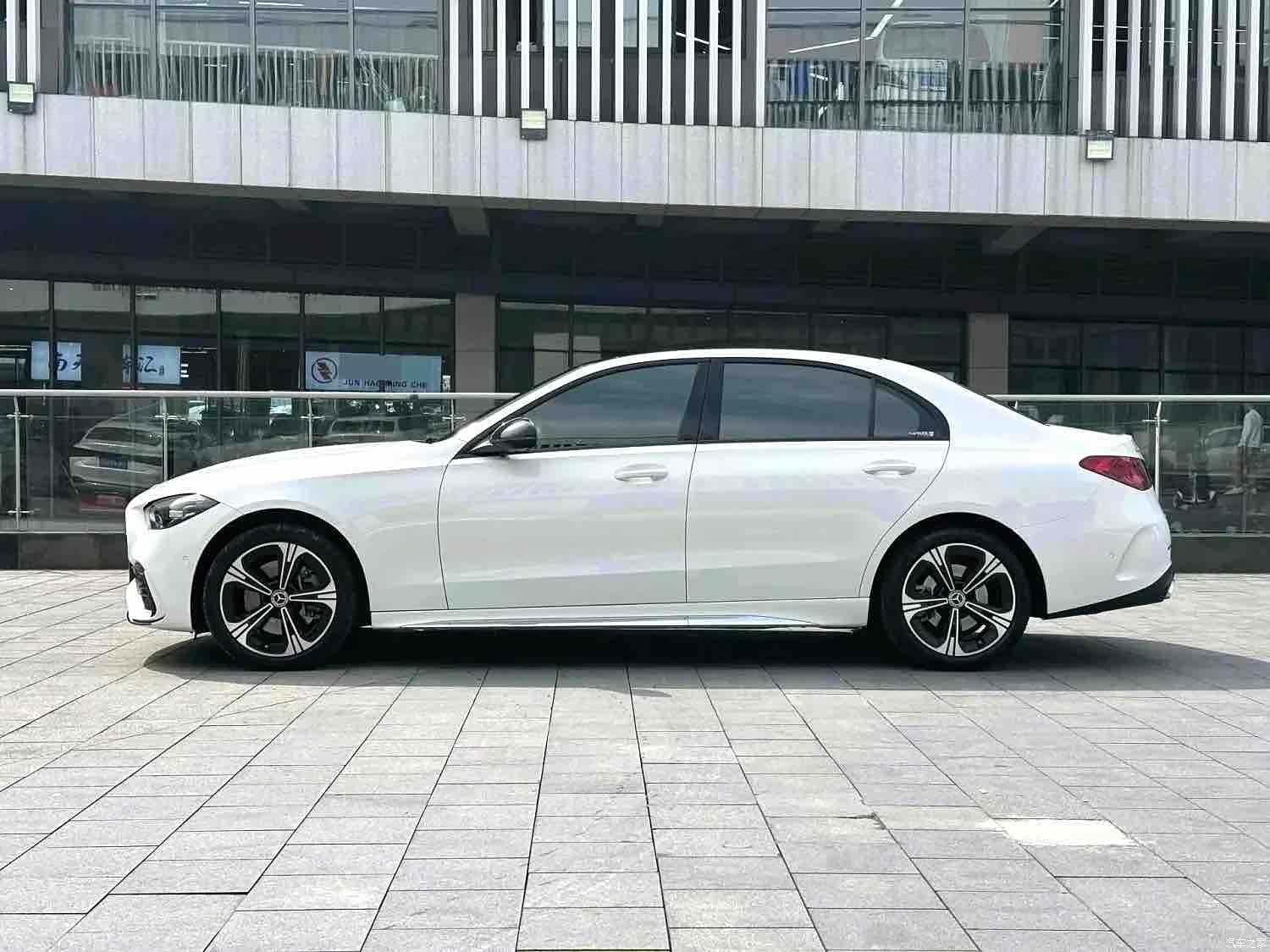 Mercedes-Benz C-Class, 2022 3