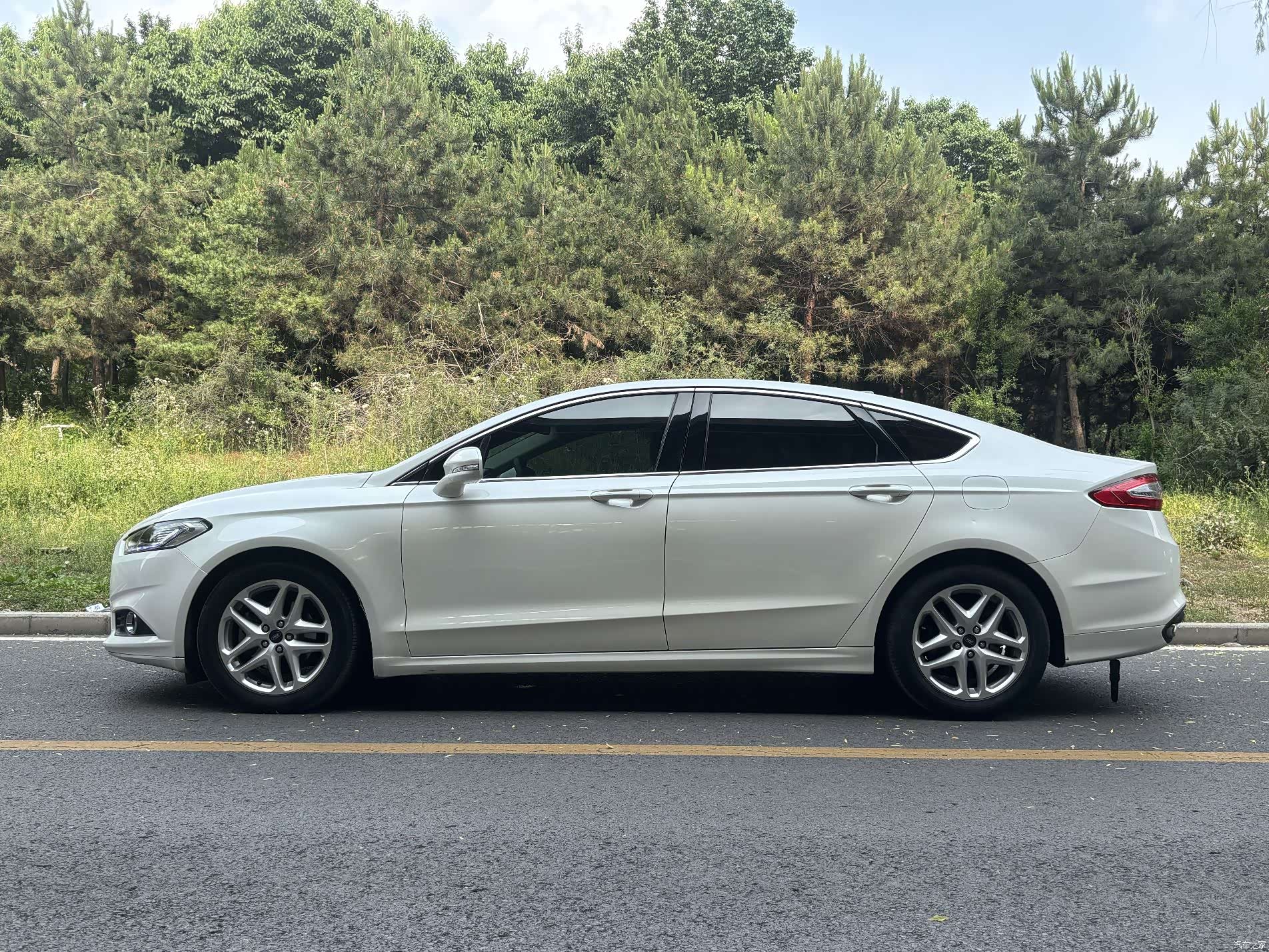 Ford Mondeo, 2014 3