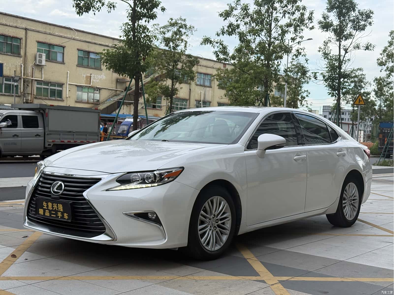 Lexus ES, 2017 1