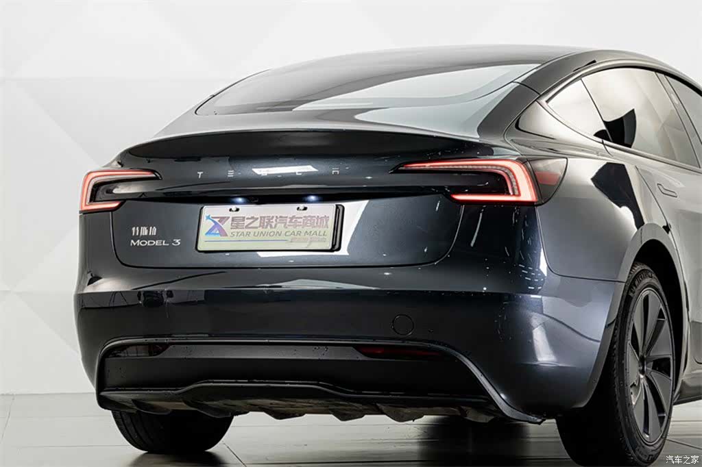 Tesla Model 3, 2024 7