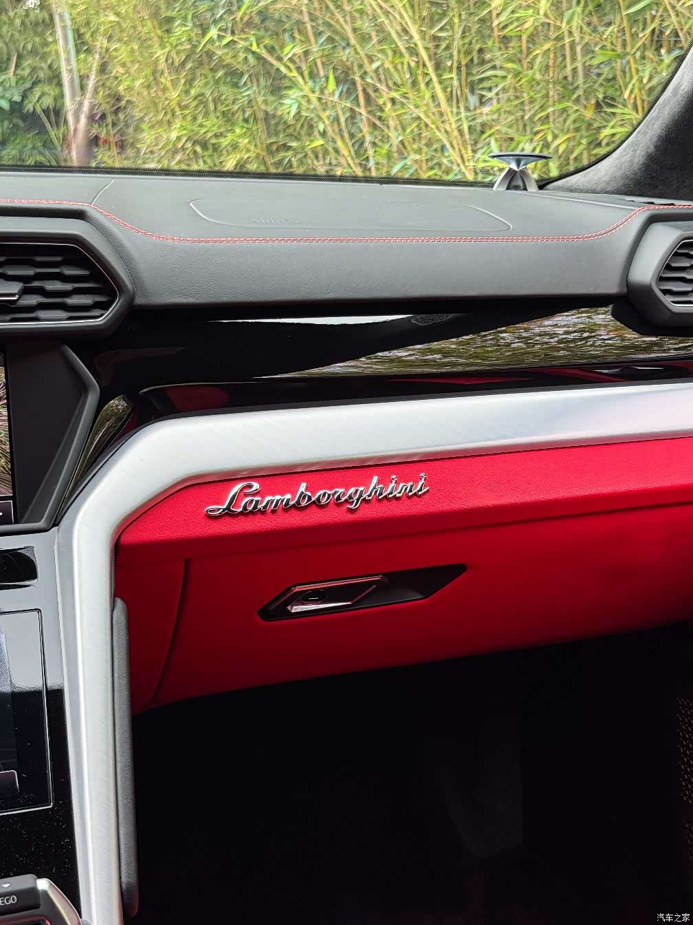 Lamborghini Urus, 2019 15