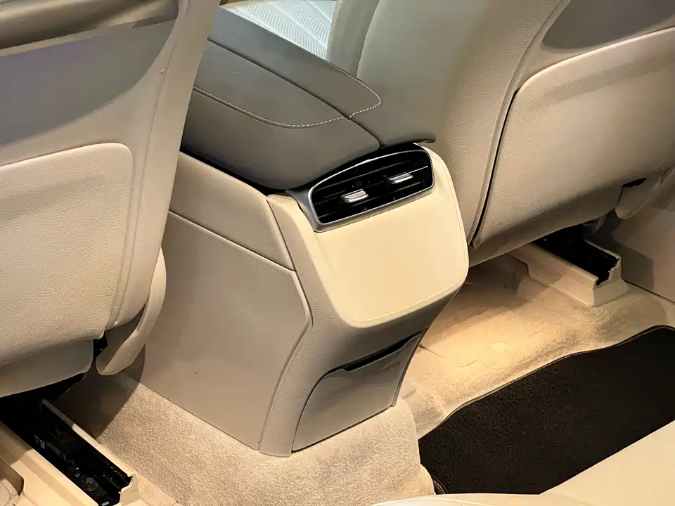 Mercedes-Benz EQS SUV