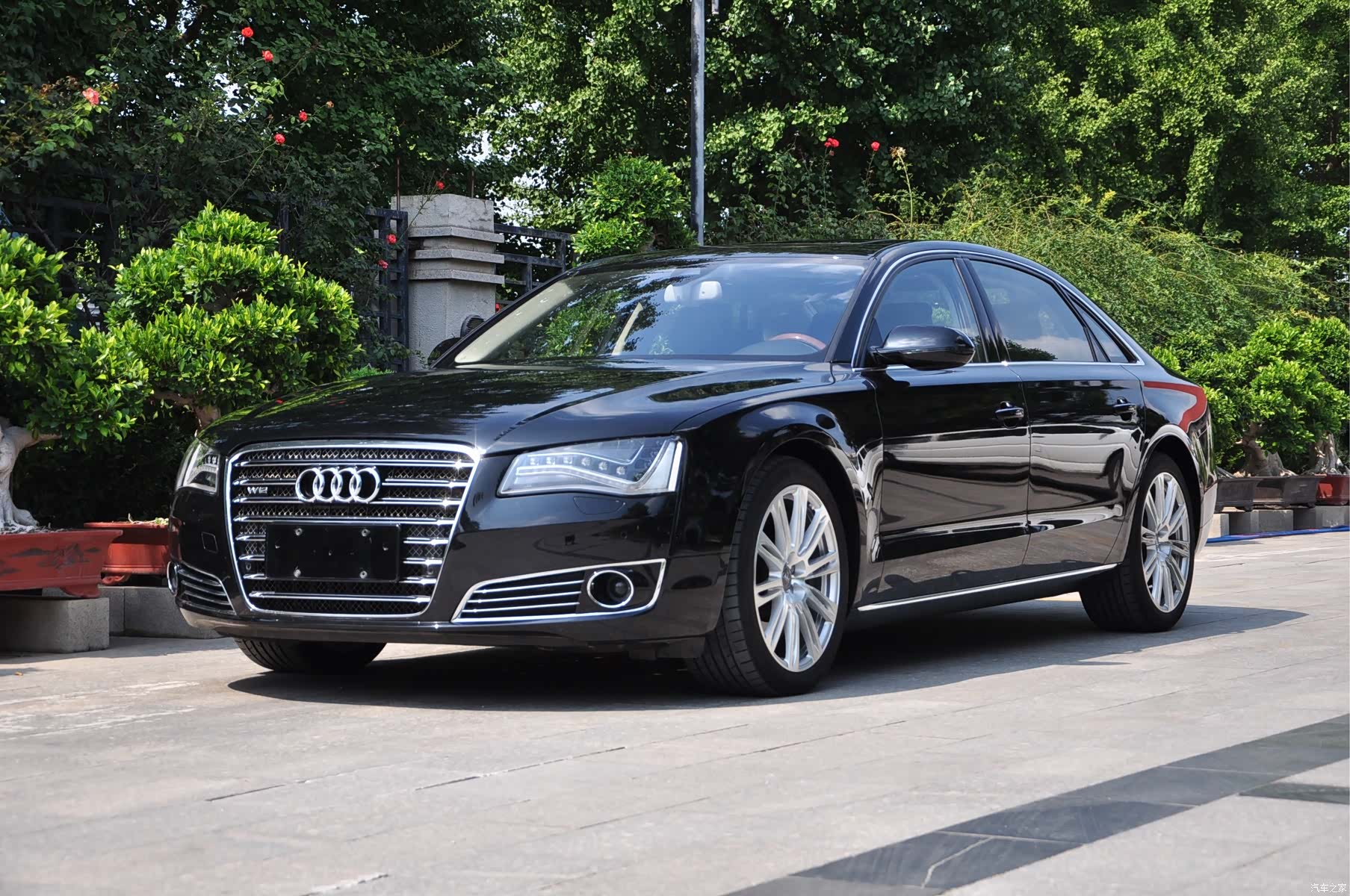 Audi A8L, 2012 1