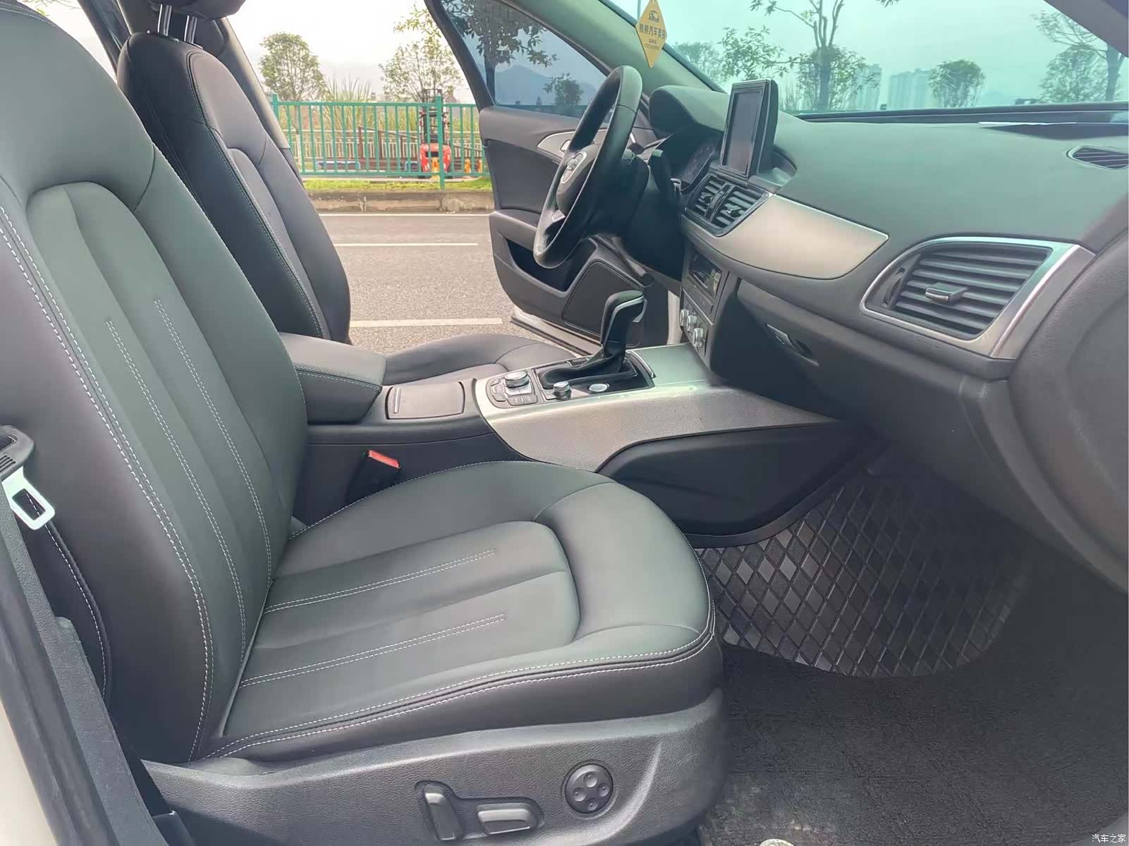 Audi A6L, 2014 10