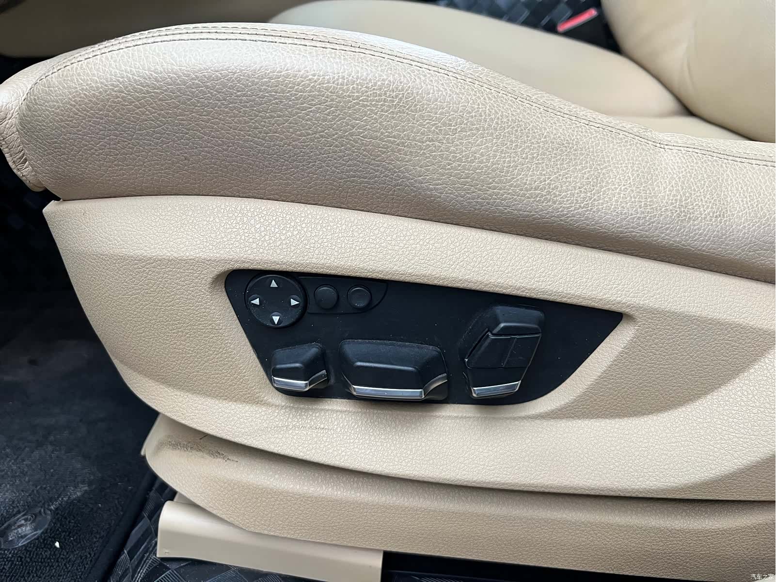 BMW 5 Series, 2010 23