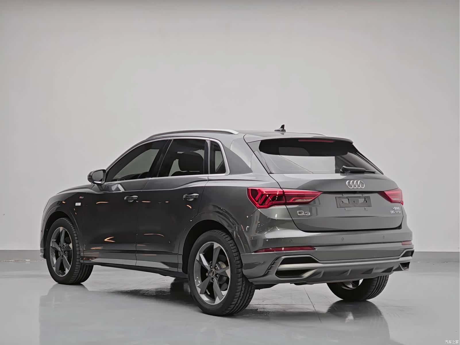 Audi Q3, 2023 4