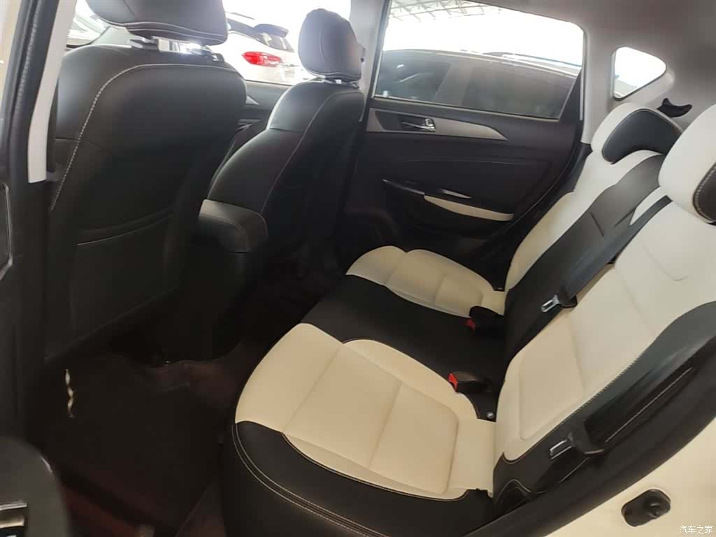 Changan CS35, 2018 17