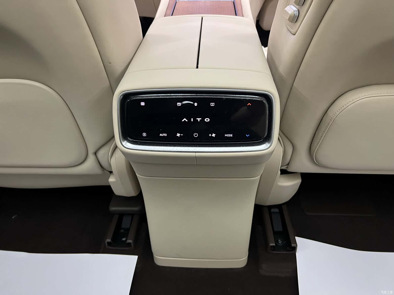 AITO M9, 2024 12
