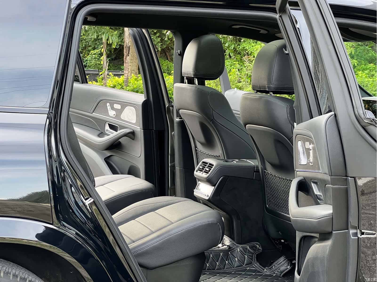 Mercedes-Benz GLS, 2022 11