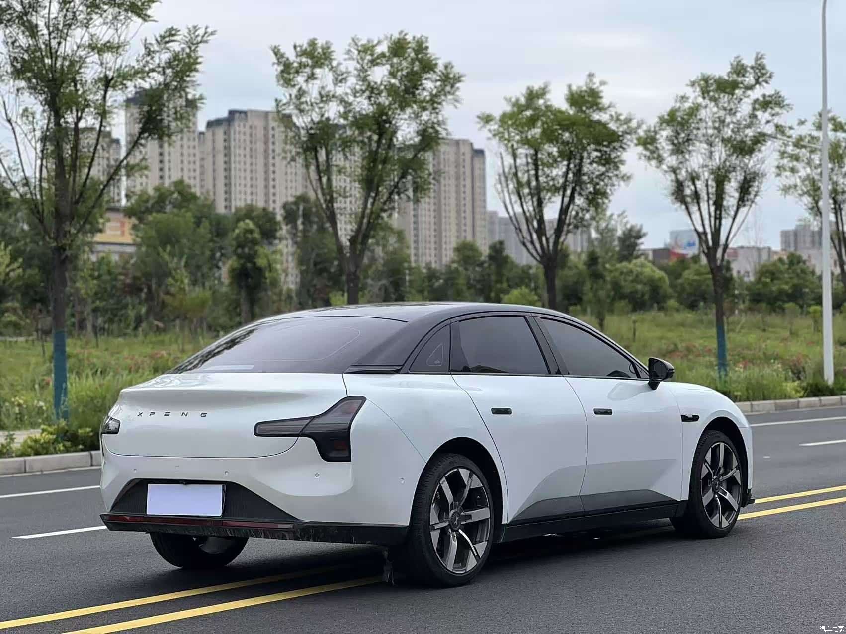 Xpeng Mona M03, 2025 9