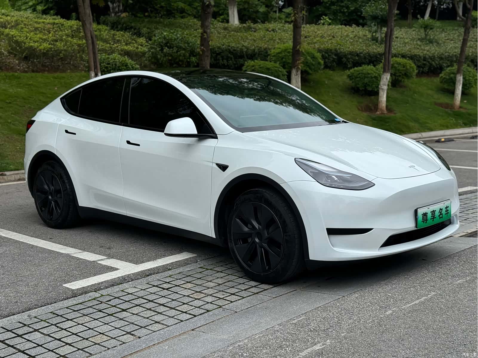 Tesla Model Y, 2024 3