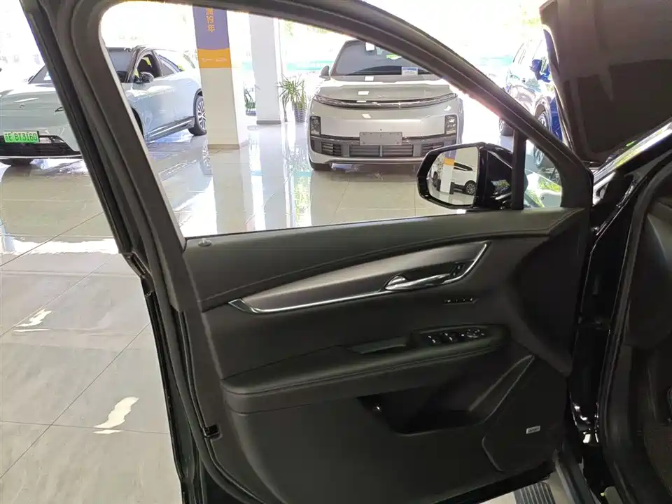 Cadillac XT6