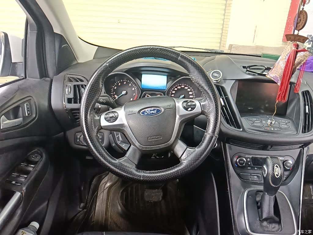 Ford Kuga, 2015 7