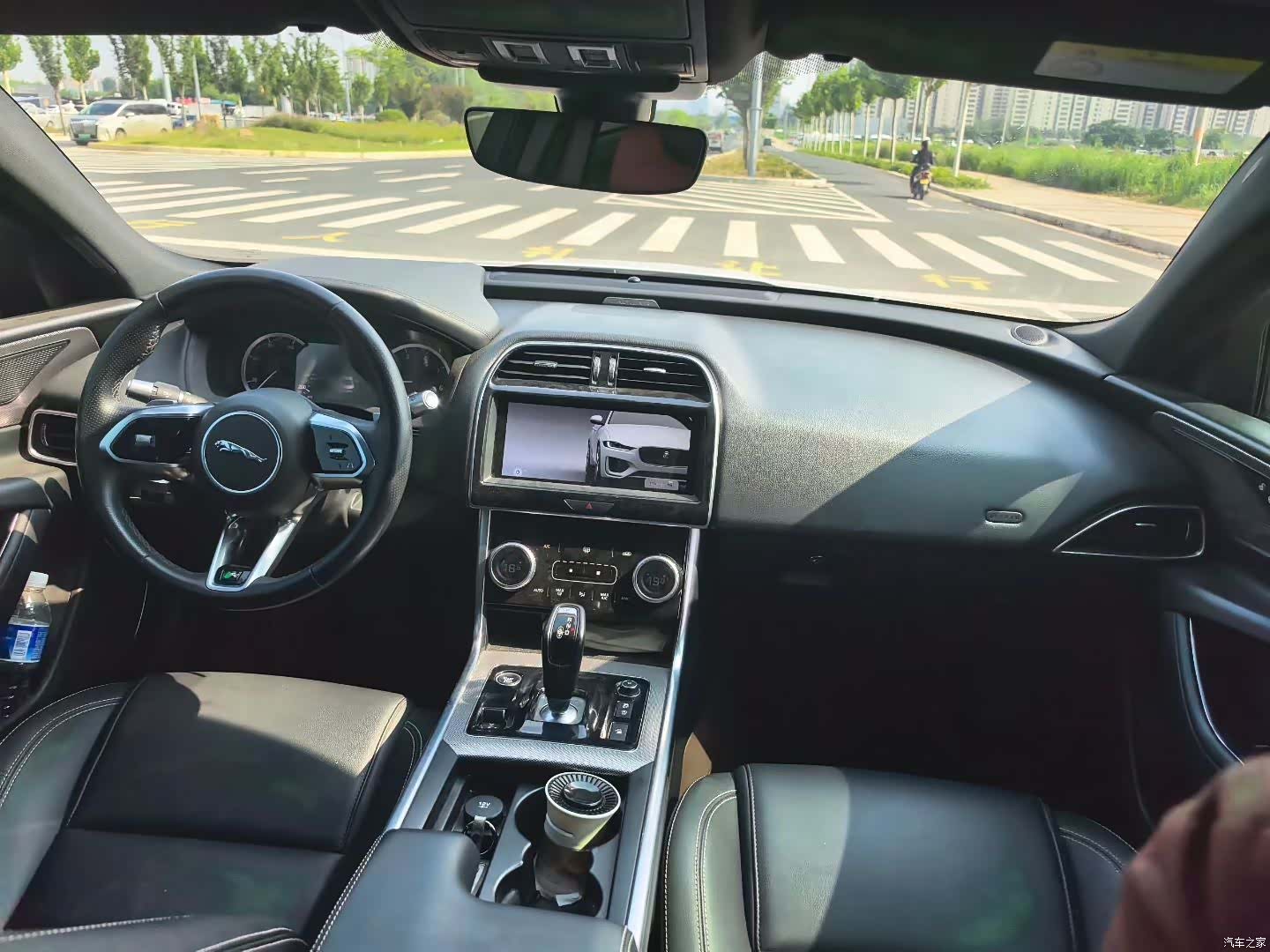 Land Rover XEL, 2020 все фото