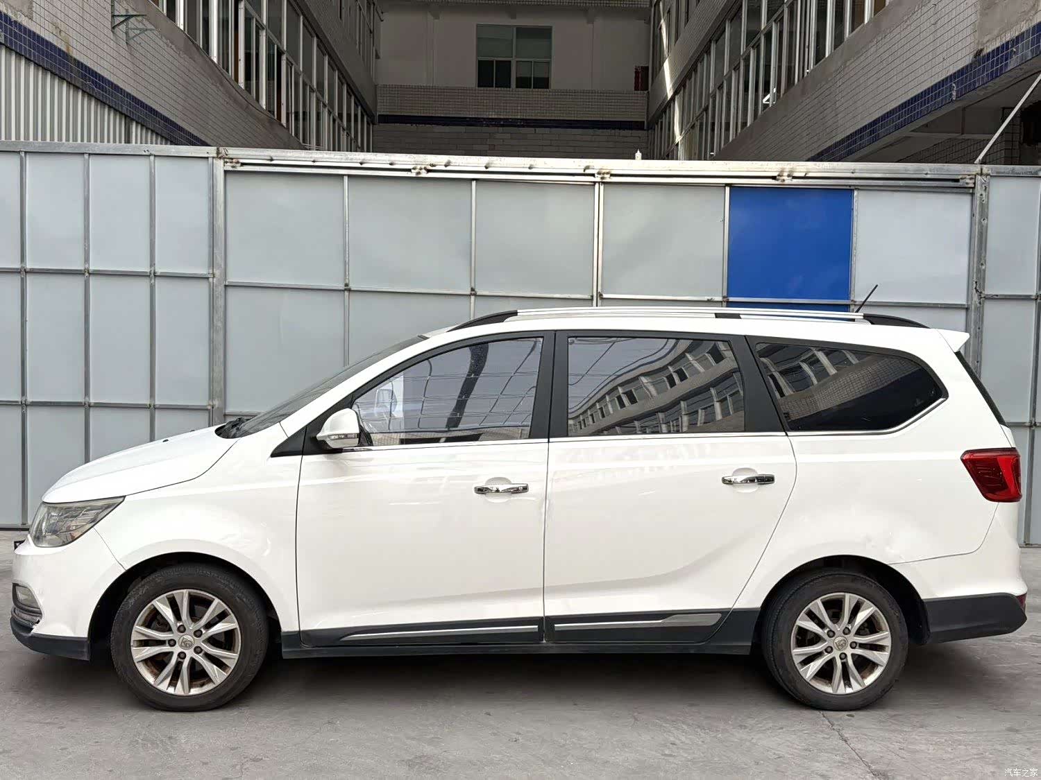 Wuling 730, 2016 все фото
