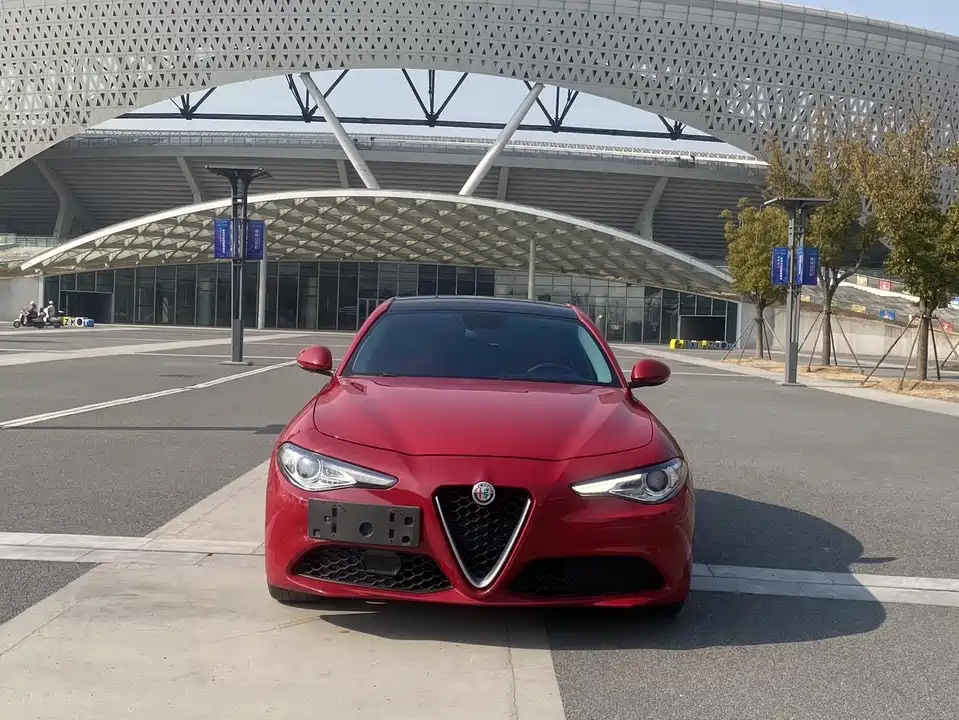 Alfa Romeo Giulia Alfa Romeo Giulia