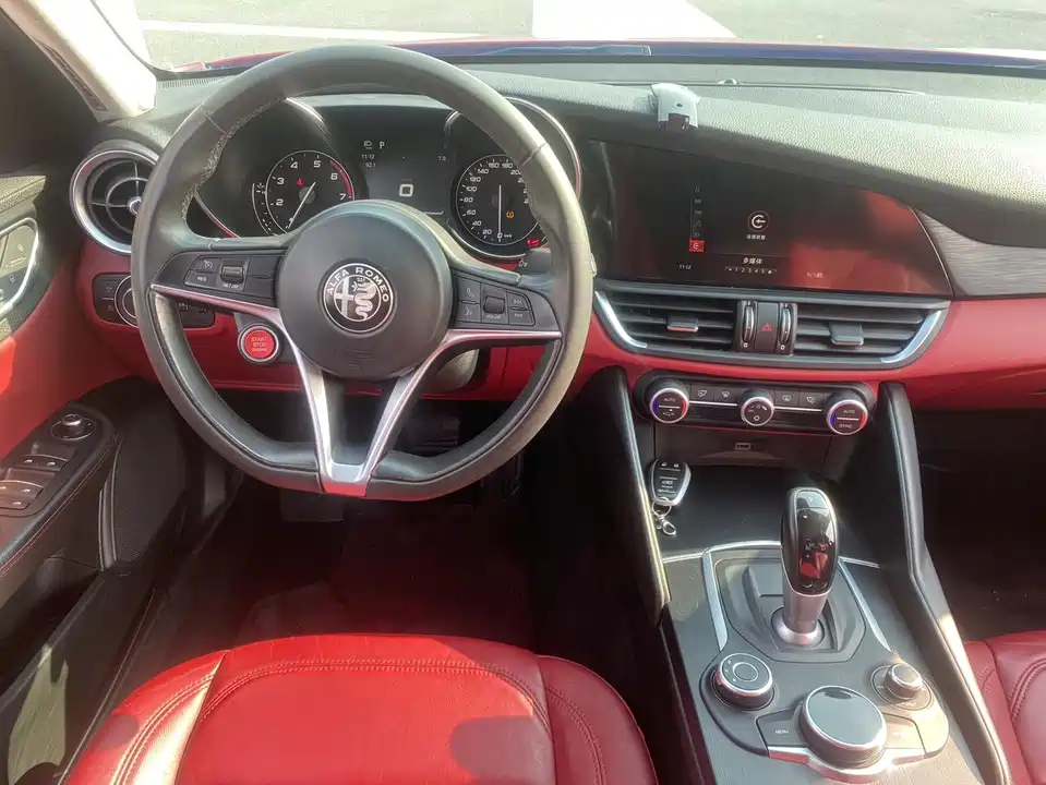 Alfa Romeo Giulia Alfa Romeo Giulia