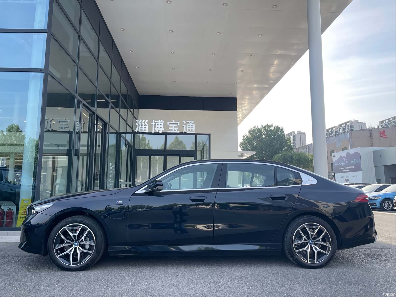 BMW i5, 2025 все фото