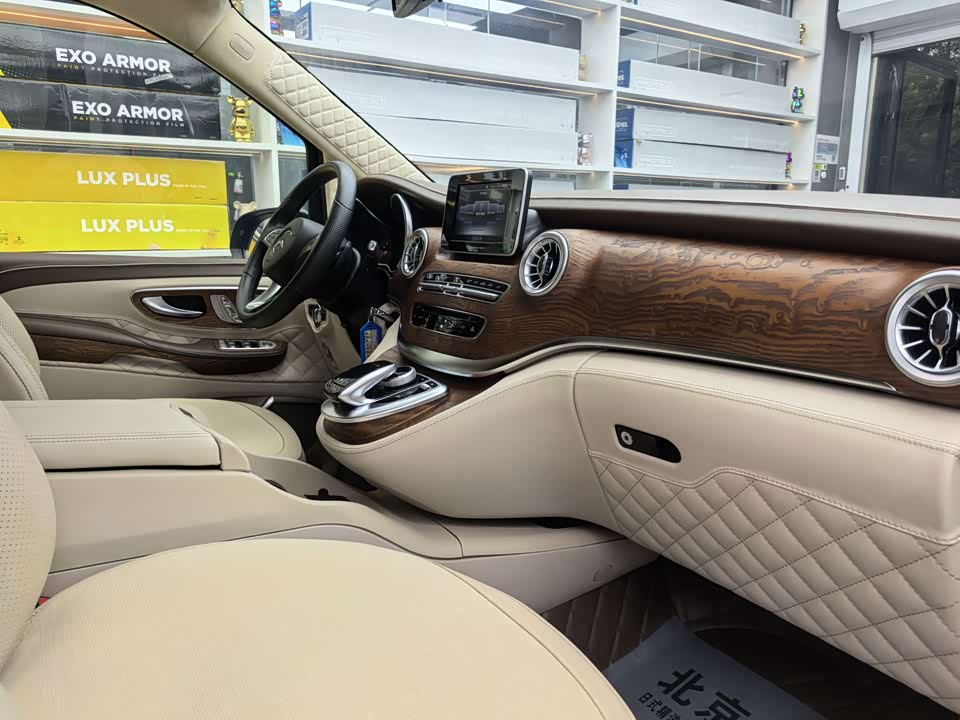 Mercedes-Benz V-class