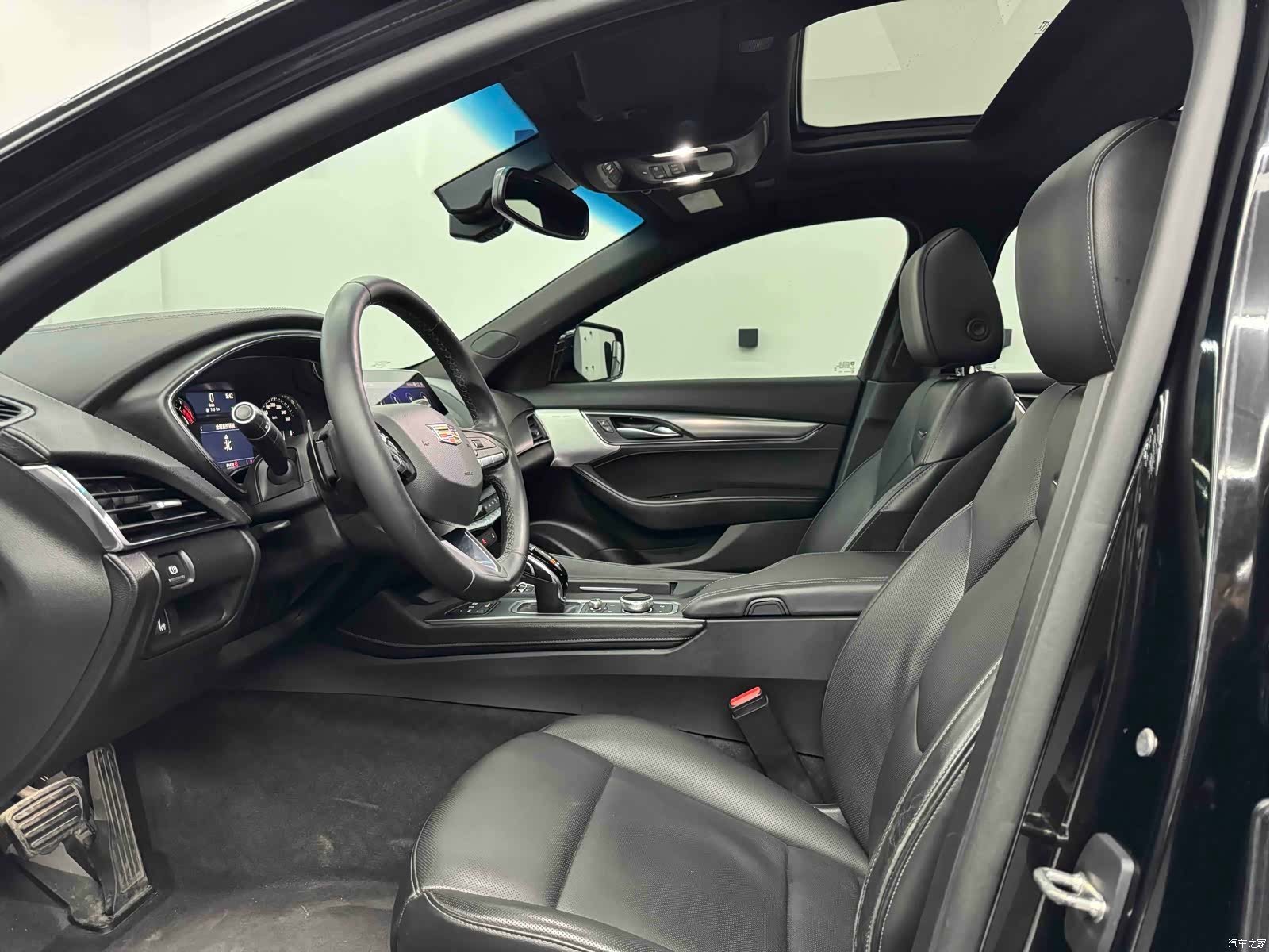 Cadillac CT5, 2020 все фото