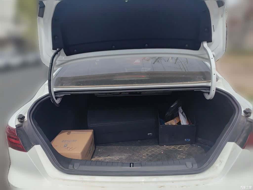 Geely Binray, 2020 10