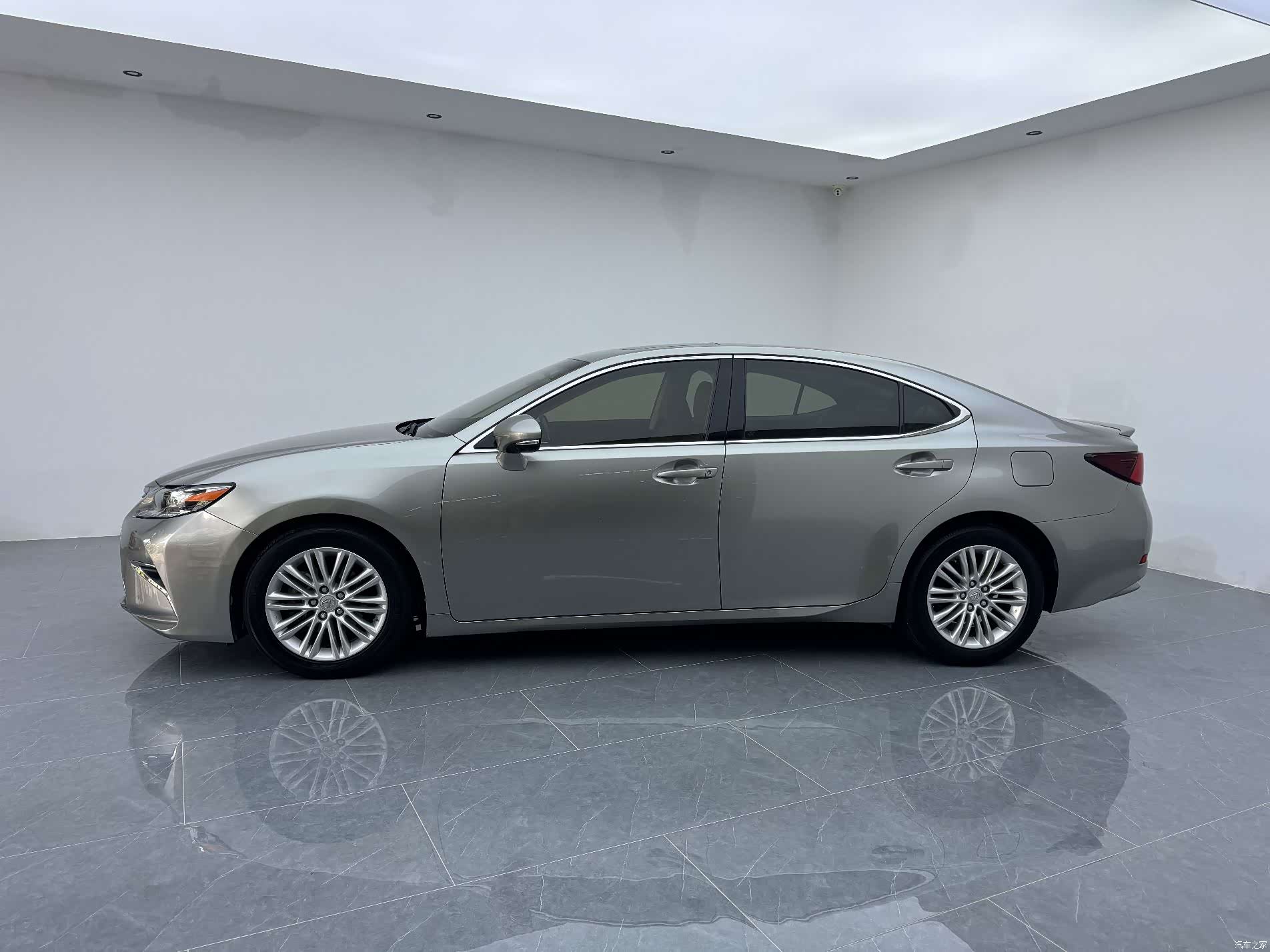 Lexus ES, 2017 12