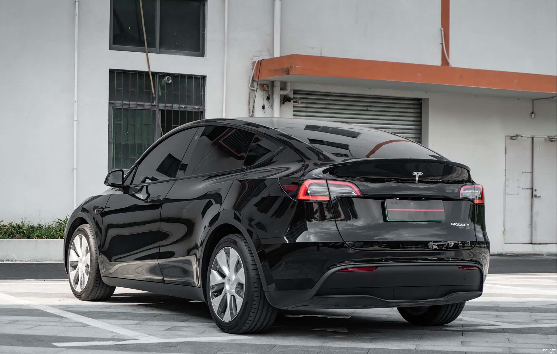 Tesla Model Y, 2023 10