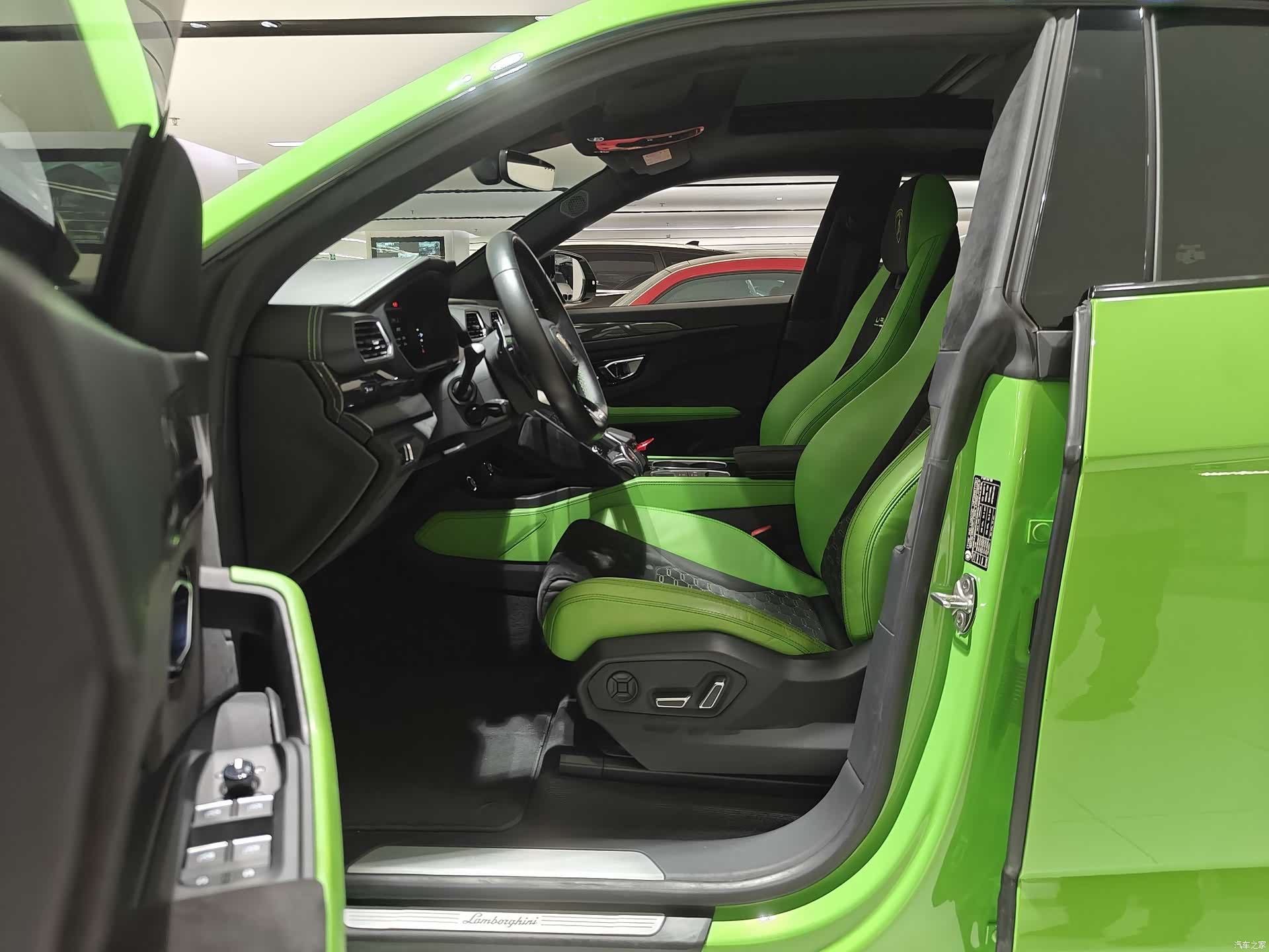 Lamborghini Urus, 2021 все фото