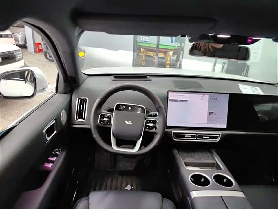 Li Auto Ideal L6